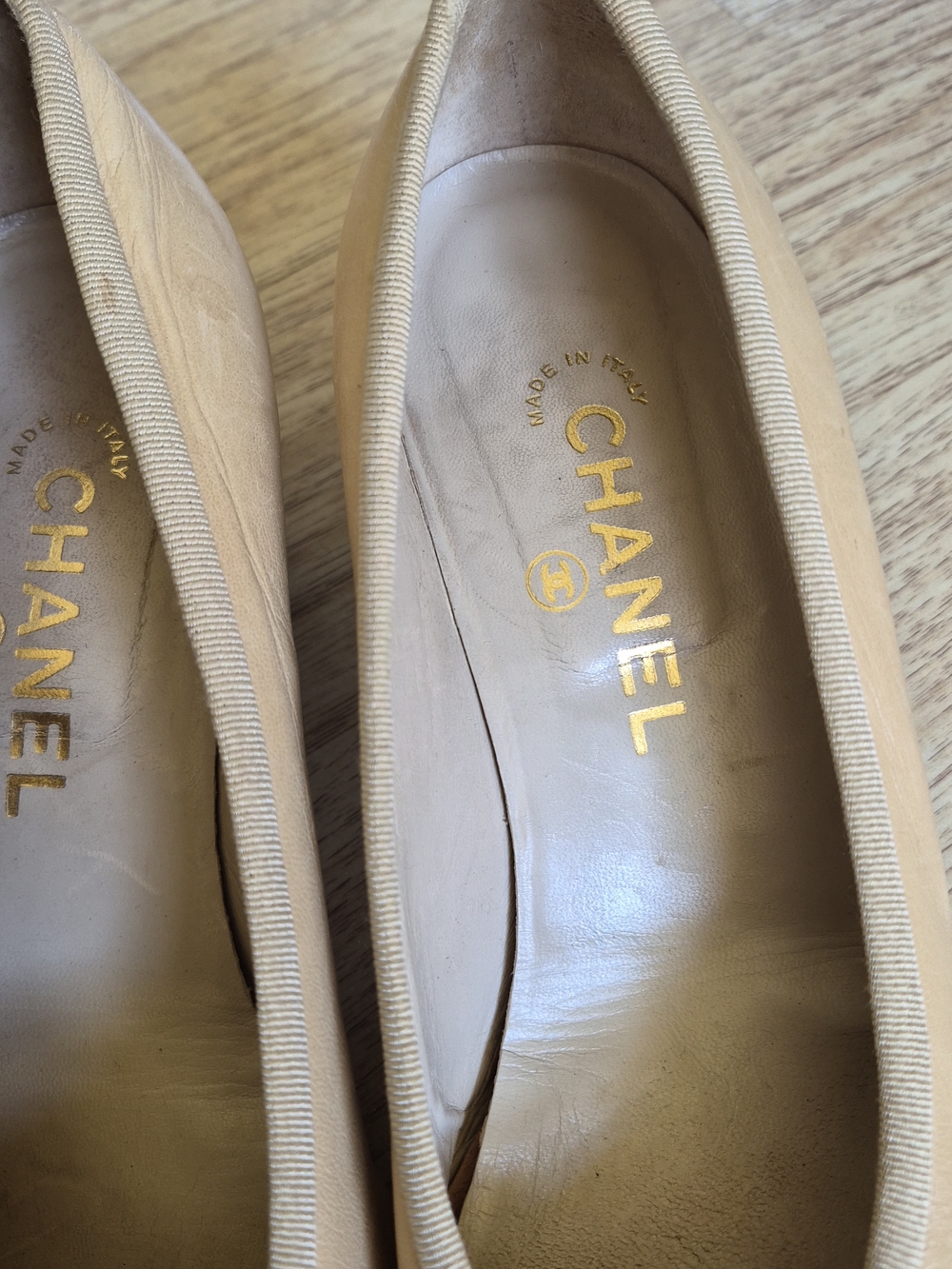 Chanel Beige and Black Cap-Toe Ballet heels - Picture 4 of 8